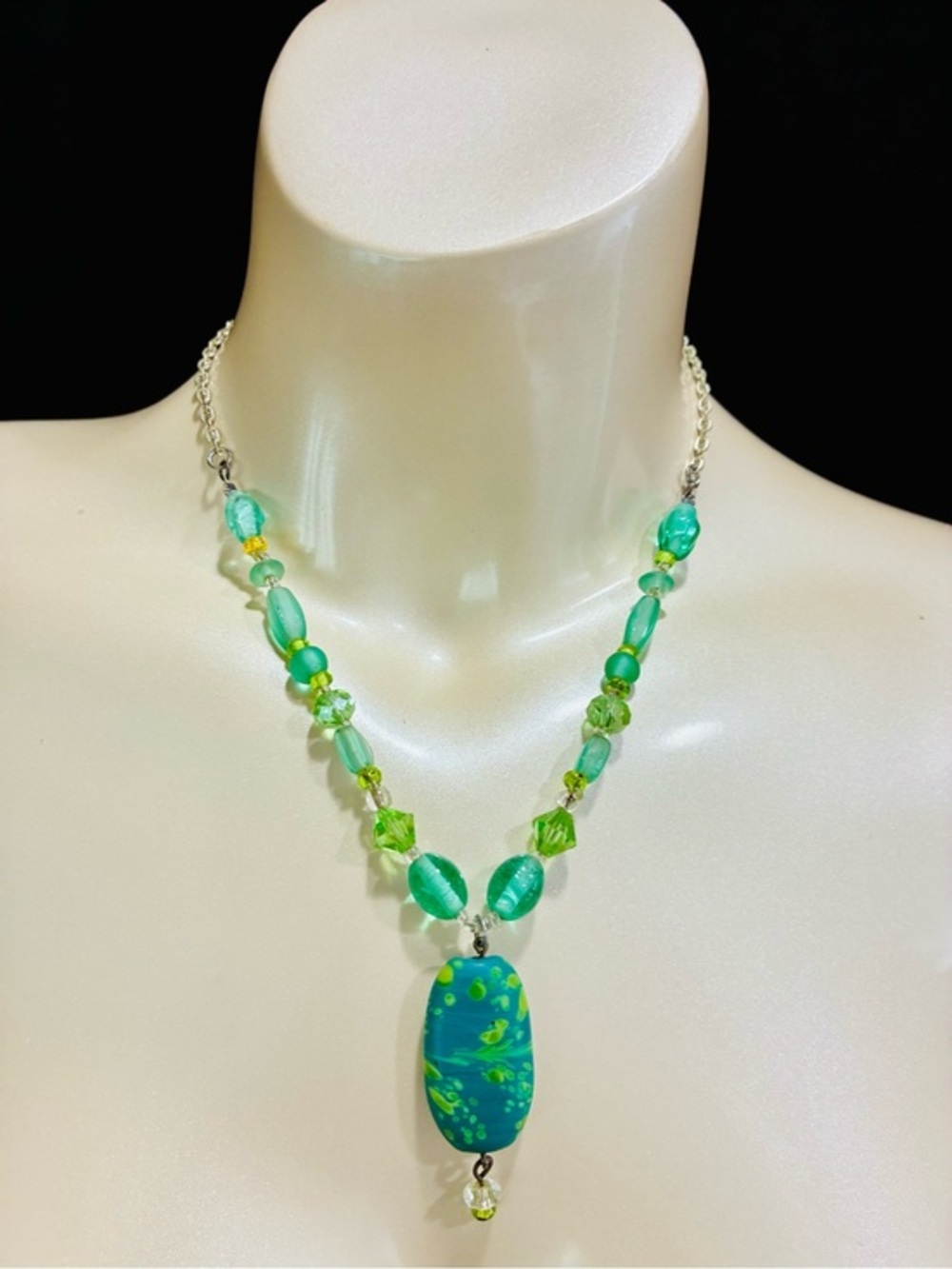 Handcrafted Green Beaded Pendant Necklace - Vibrant Teal Green Women's Jewelry